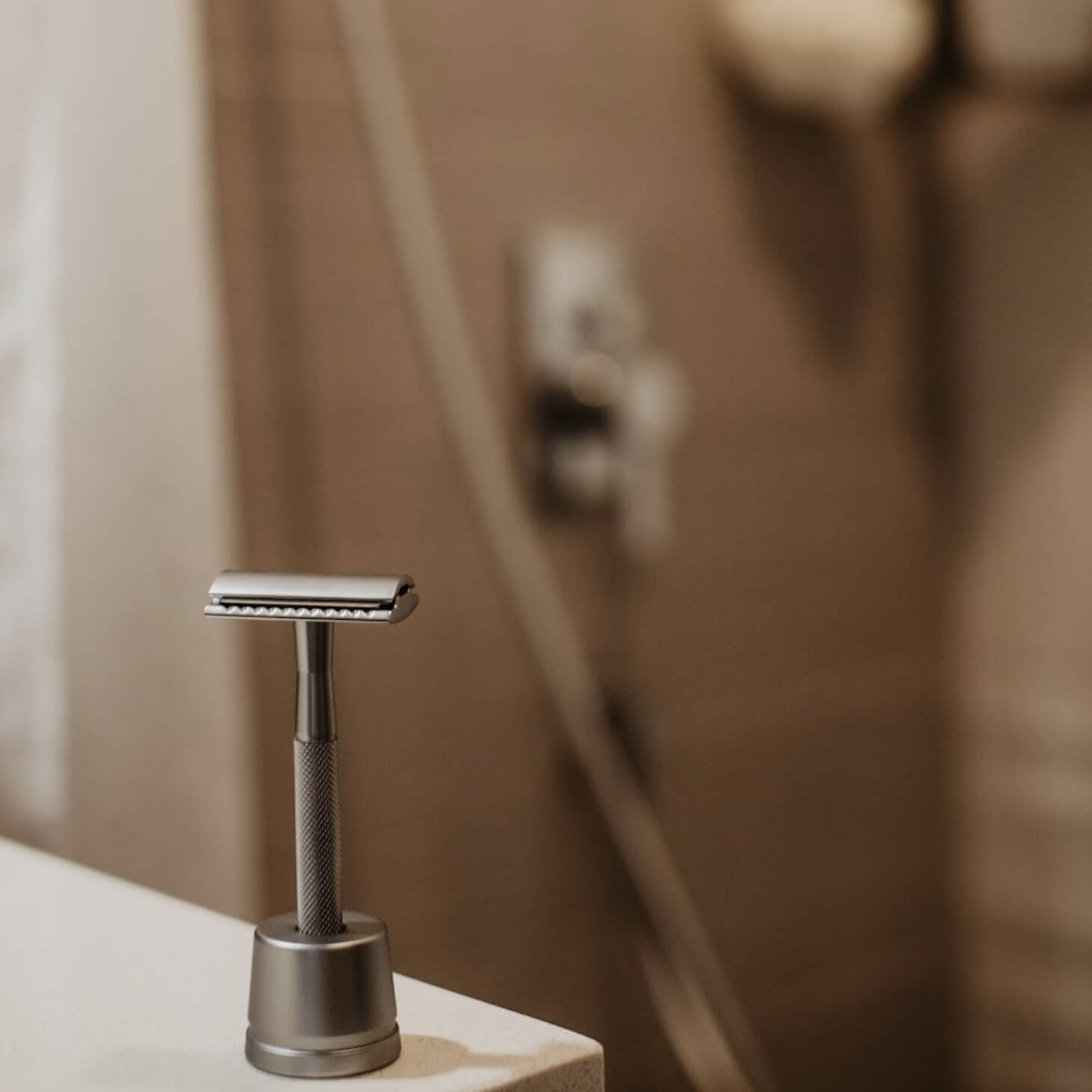 Metal Safety Razor + Stand - The Plastic Free Co.