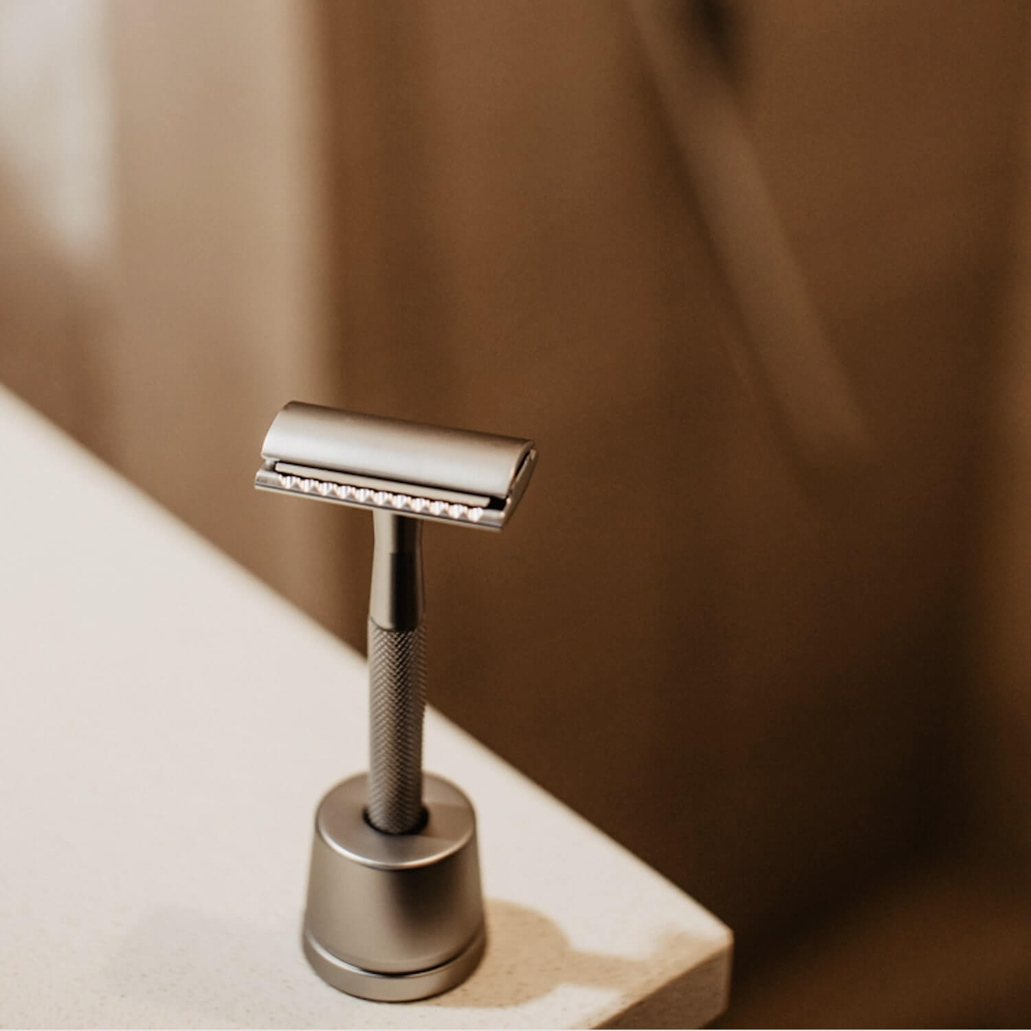 Metal Safety Razor + Stand - The Plastic Free Co.